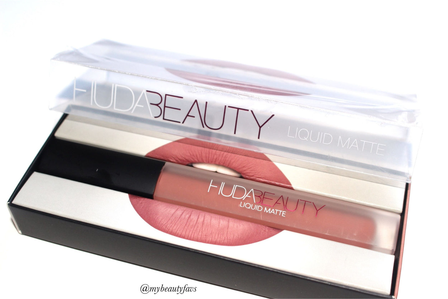 HUDA BEAUTY LIQUID LIPSTICK MATTE tono Bombshell